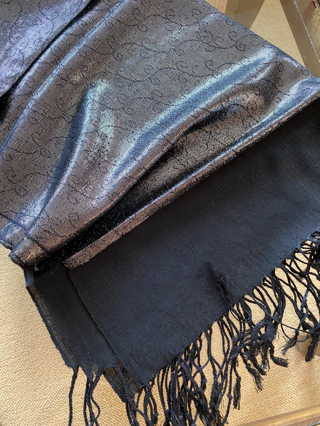 WI128 Metallic silver scarf with black border ends and tassles