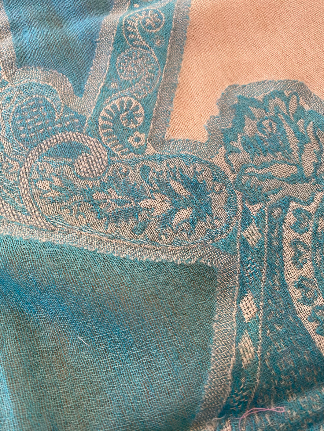 SP132 Elegant aqua and cream, fine wool, long pashmina shawl