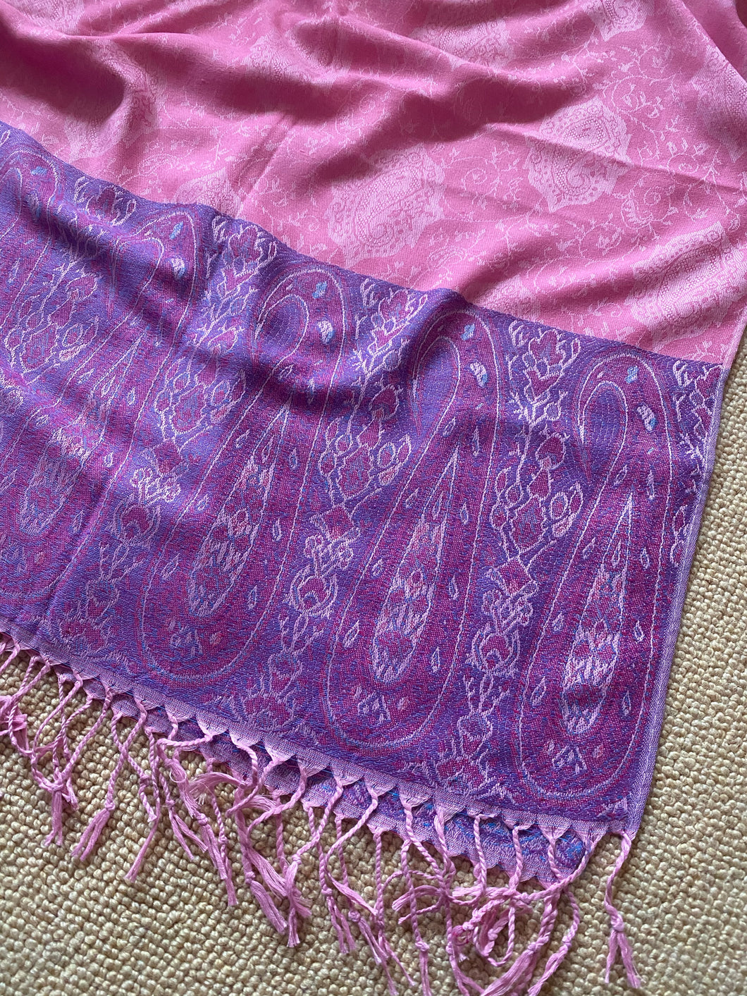 SU108 Amethyst, lavender and cyclamen with borders of paisley pattern, wool scarf